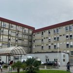 Botricello, a menina que caiu da varanda está fora de perigo: saiu da UTI