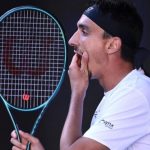 Poços indianos em Chiaroscuro para os azzurri: ok Arnaldi e Giant. Eliminado Sonego, Darderi, Zeppieri e a dupla Errani-Paolini