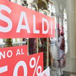 As vendas de verão na Calábria estão em andamento: uma ocasião dourada para compras locais