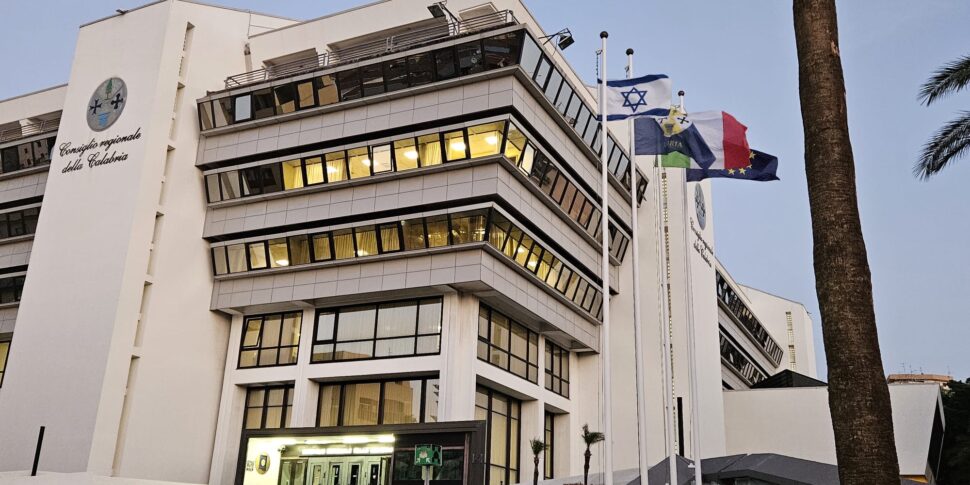 Eleições regionais na Calabria 2025, o risiko dos candidatos para os conselheiros: Toto-nomi já está ficando louco