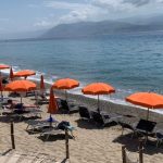 Os banheiros, em julho na praia -15% das aparências e consumo. Calábria ruim com pontas de 25% menos que no ano passado