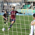 Cosenza, três pontos de penalidade: a quarta vitória consecutiva em casa sobre o Sorrento. O terceiro lugar está em -1