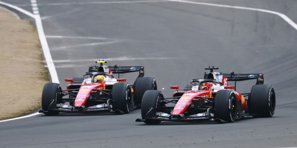 Fórmula 1, pódio de Hamilton: o primeiro desde que ingressou na Ferrari. E que batalha com Leclerc!