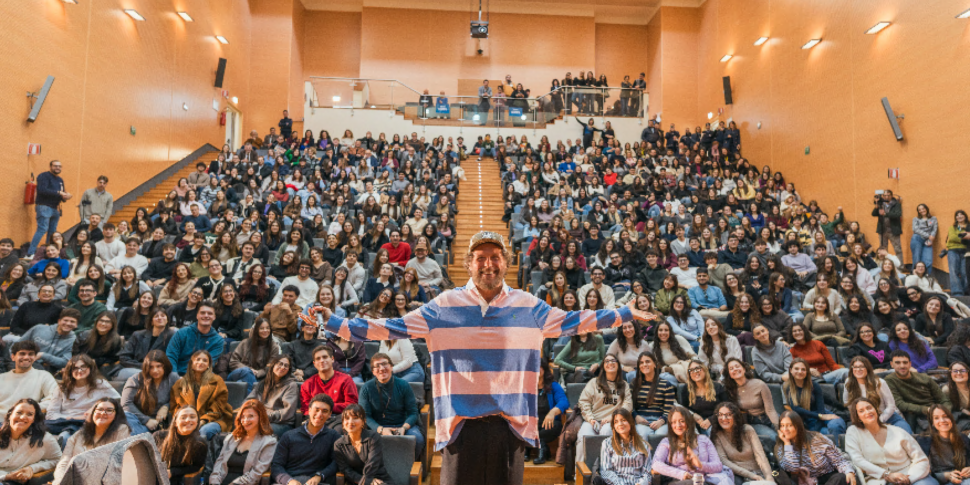 Jovanotti e os estudantes, um elogio à Magna Grécia de Catanzaro