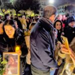 «Livre para viver, não para morrer»: Messina para para Daniela, procissão de tochas na Piazza Duomo contra o feminicídio