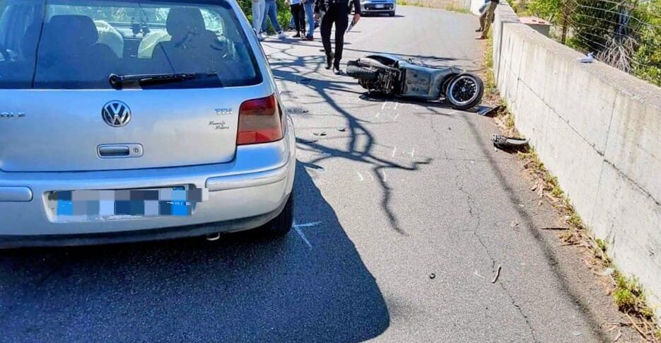 Messina, colisão entre carro e motocicleta na Estrada Provincial 35 para Pezzolo: dois meninos em scooters feridos