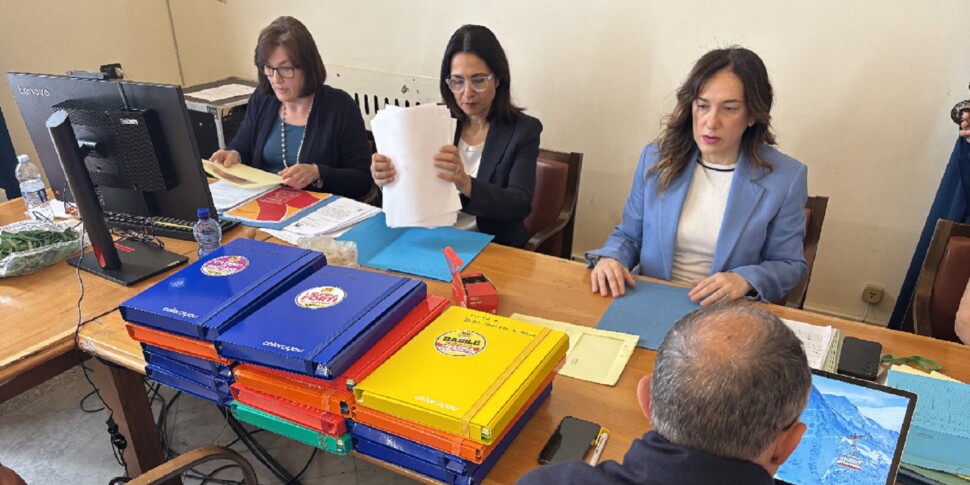 Eleições administrativas, em Messina o mistério das assinaturas entre opiniões fantasmas e reclamações