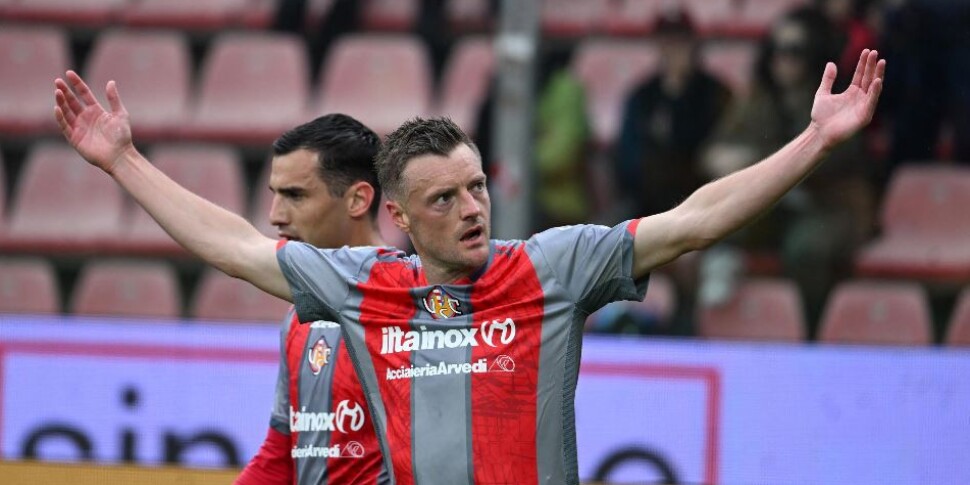 Cremonese vence o Pisa e volta à disputa pela salvação: -1 do Lecce. Fiorentina está segura