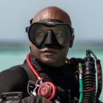“Essa caverna é minha casa, traiçoeira até para superespecialistas”: Naeem, mergulhador veterano das Maldivas, fala