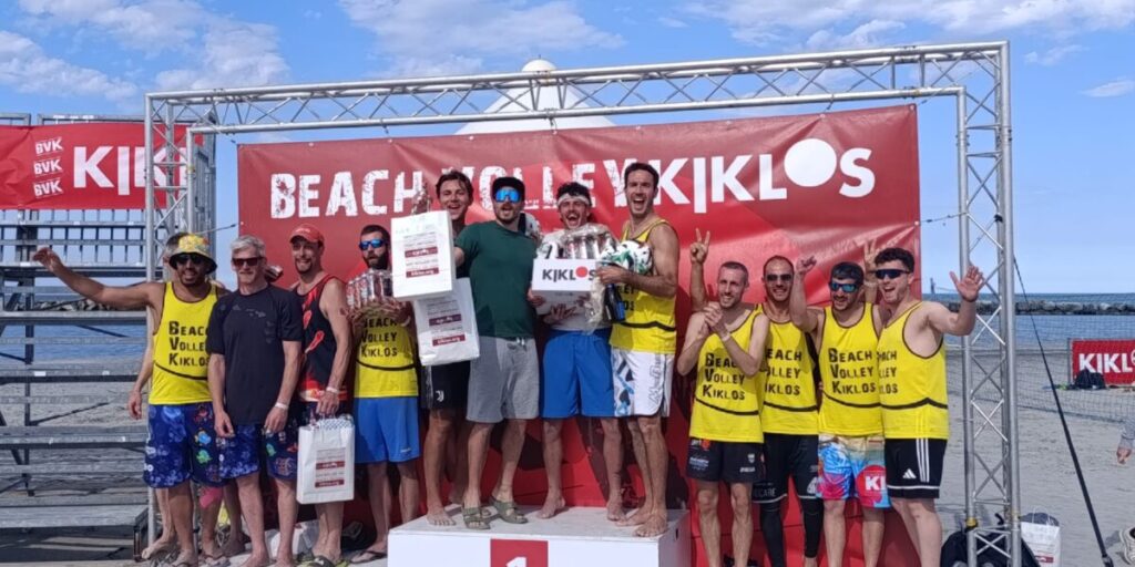O orgulho de Roccella voa na areia: os “Bora Bora” conquistam o pódio no Kiklos Beach Volleyball