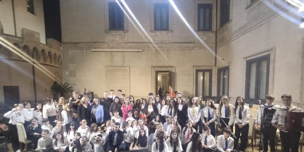 Corigliano, o grande final do projeto “Sinfonia do Bem-Estar” no Castelo Ducal. A escola líder é a Escola Integral "Don Bosco-V. Tieri"