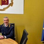 A sede da polícia de Messina dá as boas-vindas ao comissário da Polícia Estadual Francesco Argeri
