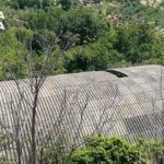 Amianto deteriorado e poluição ambiental na zona de Cosentino: imagens da área de 60 mil m2 apreendida em Amantea