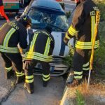 Colisão na Rodovia Estadual 106, no cruzamento de Cutro: dois feridos, um em ambulância aérea