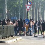 Confrontos entre torcedores em Torino, clássico não começa: as partidas das 20h45 começaram tarde. Pule a contemporaneidade