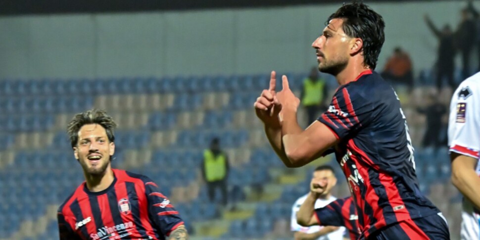 Crotone, empate com Audace Cerignola é suficiente para seguir em frente: agora Casertana