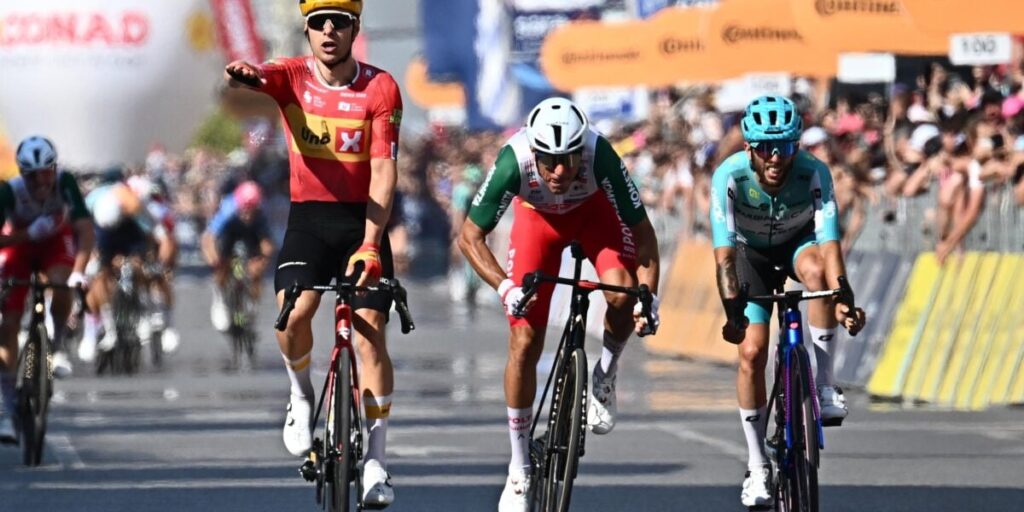 Giro d'Italia: Lavik vence em Milão, Vingegaard continua com a camisa rosa