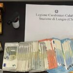 Lungro, 30 anos, preso por tráfico de drogas. Foram apreendidas drogas e um “tesouro” no valor de 35 mil euros