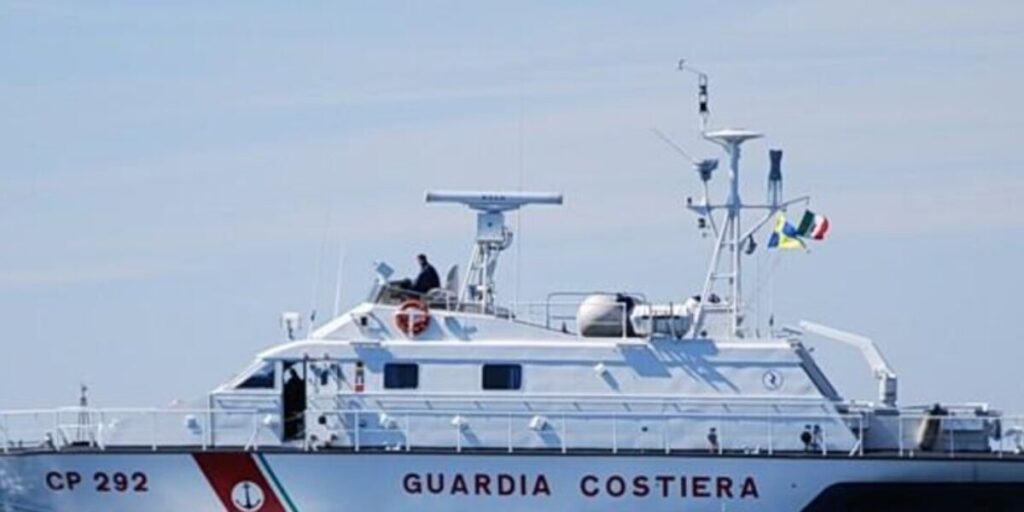 Passageiro adoeceu em navio de cruzeiro no Estreito de Messina, a Guarda Costeira intervém