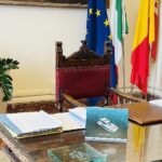Praças, redes sociais, debates e... sondagens, hoje termina a campanha eleitoral em Messina