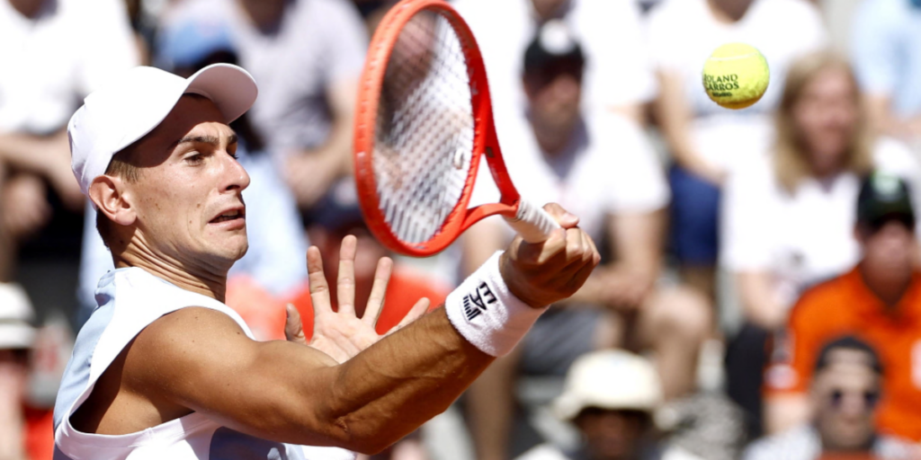 Roland Garros, Arnaldi vence Griekspoor e voa para o segundo turno