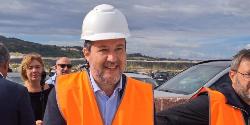 Salvini em Reggio Calabria: «O início da construção da ponte será uma grande operação contra a 'Ndrangheta»