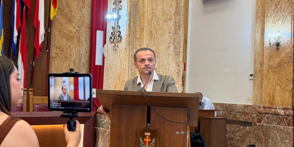 Messina, apresentado o novo Conselho de Basile. De Luca: “Ninguém falhou, agora vamos jogar a segunda parte”