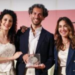 O primeiro editor, as investigações de Montanelli, a colaboração de Moravia: a direção de Alfio Russo escreve a história do jornalismo italiano