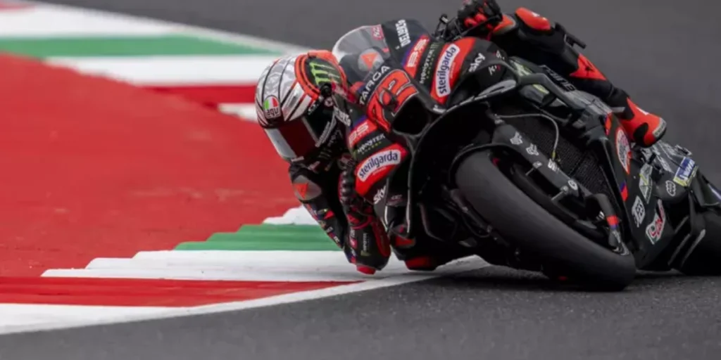 MotoGP, Bezzecchi triunfa à frente de Martin em Mugello. A Ducati de Bagnaia ficou em terceiro
