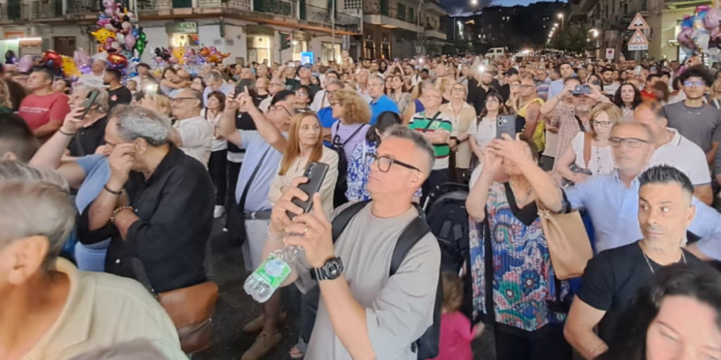 Sucesso da Noite Branca, hoje o coração religioso da festa de Sant'Antonio com a procissão