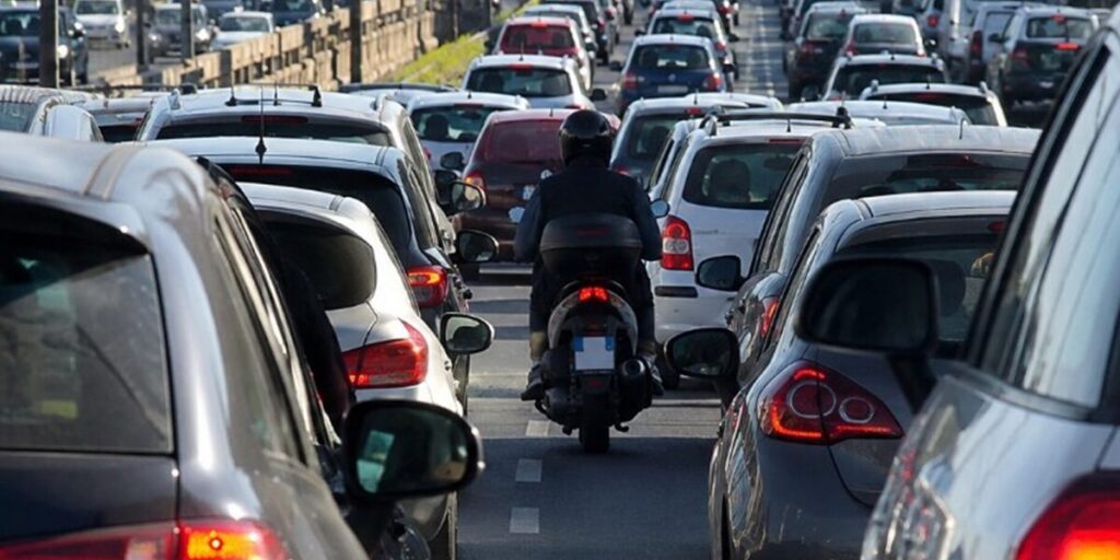 Imposto automóvel na Calábria, proposta de isenção por 5 anos para carros híbridos
