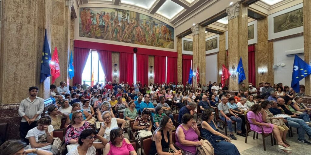Tensão no Município de Messina, os funcionários proclamam greve: é uma ruptura com a administração FOTO