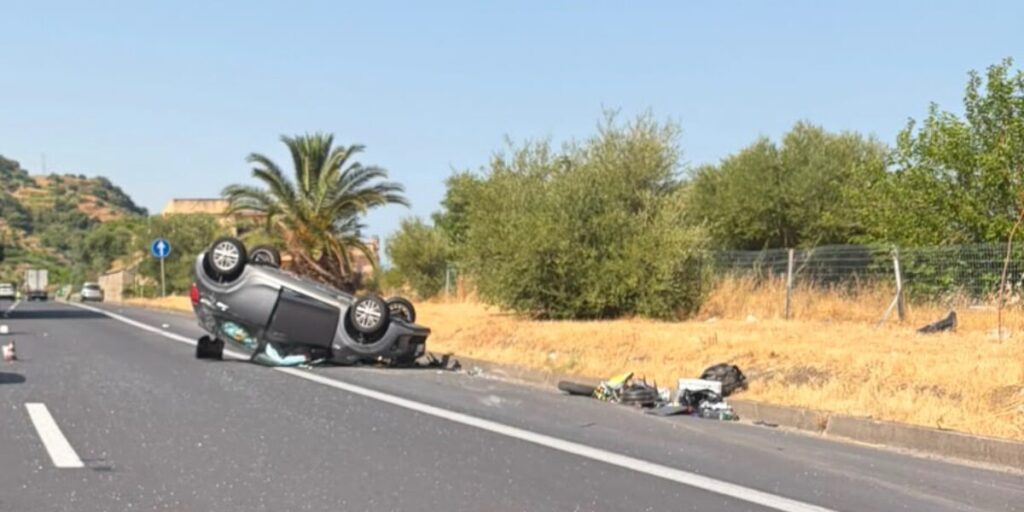 Acidente na A18 Messina-Catania: carro capota perto de Galati, trânsito parado