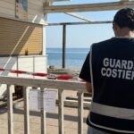 Blitz "mar e lagos seguros" na área de Crotone: restaurantes ilegais e praias na praia, 4 reclamações