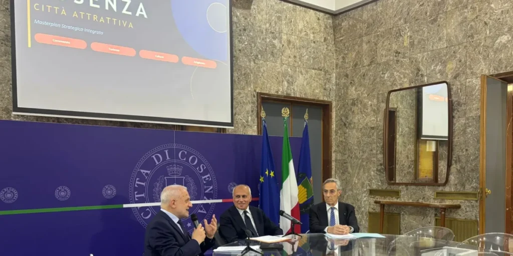 Cosenza, plano diretor de desenvolvimento da cidade. Uma "sala de controle" estável foi estabelecida
