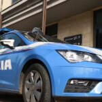 Ele chega de trem com meio quilo de droga e pega um táxi até a área do tráfico: mensageiro calabresa preso em Roma