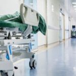 Idoso desaparece da enfermaria do hospital em Crotone, encontrado após 10 horas no porão trancado em um pequeno quarto