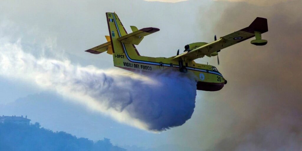 Incêndio no Parque Pollino, Canadairs em ação: incêndio ativo há mais de 48 horas na área de Cosentino