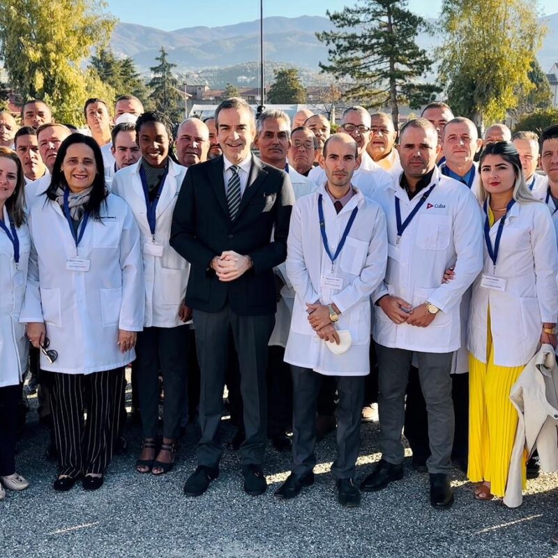 Fique de olho nos médicos cubanos