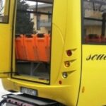 Ônibus escolar em Messina, a plataforma de aplicativos está ativa
