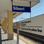 Plataformas, elevadores e calçadas acessíveis: obras no valor de 19 milhões nas estações Crotone e Sibari