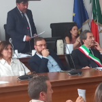 San Giovanni in Fiore, Ambrogio eleito primeiro-ministro. Confronto duro na Câmara com prefeito Barile