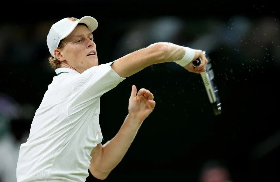 Sinner vence Mochizuki e voa para as quartas de Wimbledon: agora tem Struff