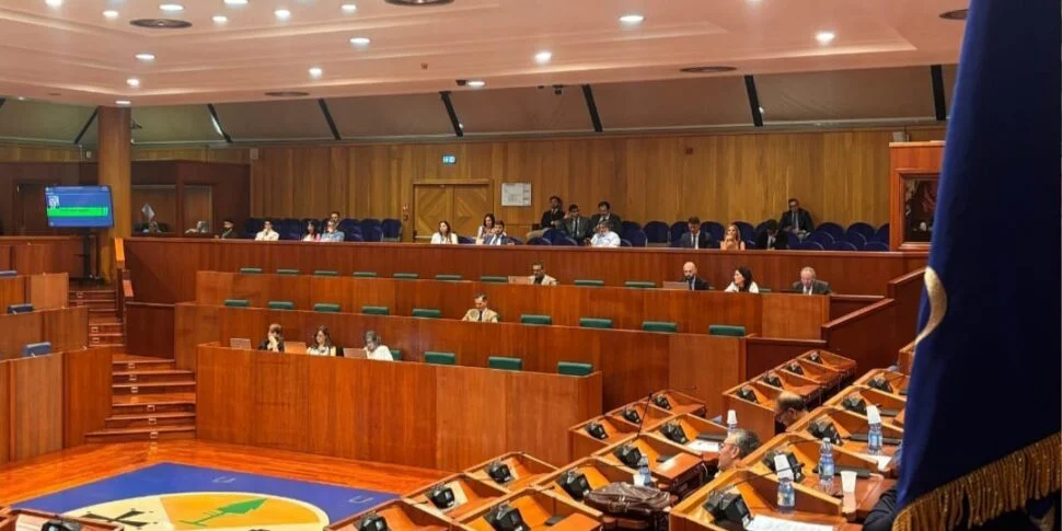 Subsecretários, a minoria na região da Calábria relança: «Referendo e revogação de nomeações»