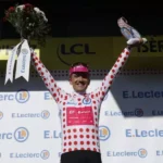 Tour de France, grande feito de Carapaz no Alpe d'Huez. Pogacar garante sua quinta vitória em amarelo