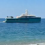 Costeou toda a zona de Messina, desde o Mar Tirreno ao Estreito até Taormina: a rota do super iate verde Anawa, 62 metros e 100 milhões de dólares
