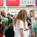 Itália-Espanha, há um confronto nas fronteiras: controlos cruzados em portos e aeroportos. Bruxelas procura mediação