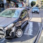 Messina, colisão entre carro e ônibus na Piazza della Repubblica: medo para uma mulher. O motorista do ônibus foi encontrado e não havia parado