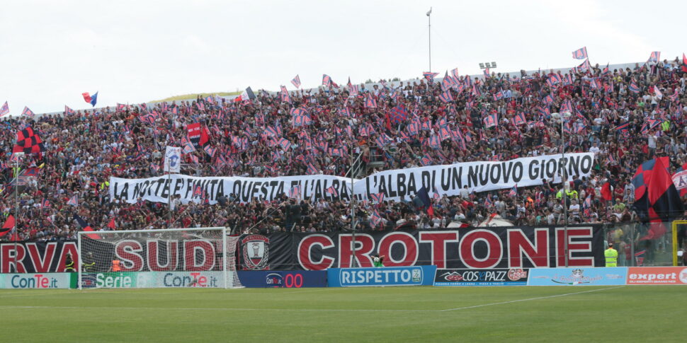 Crotone, Lorenzo Russo do Napoli visto na cidade: sem negociações para Musso em Foggia