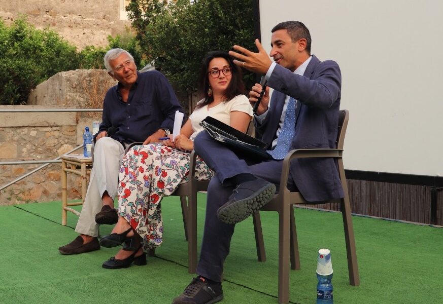 Em Lipari debate sobre justiça e informação: o valor da autonomia protege direitos